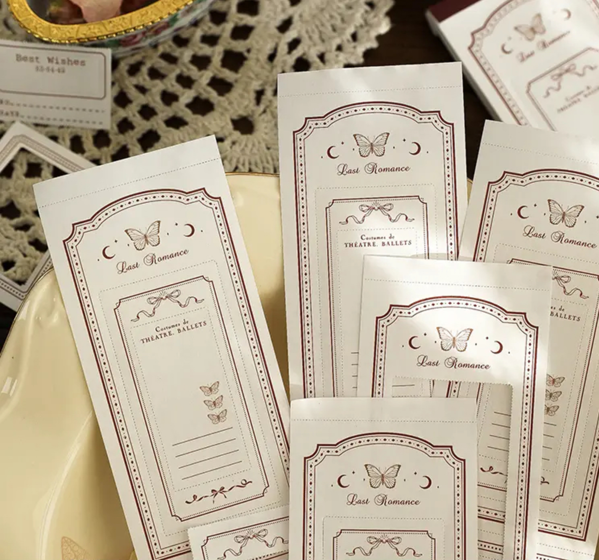 Die cut labels